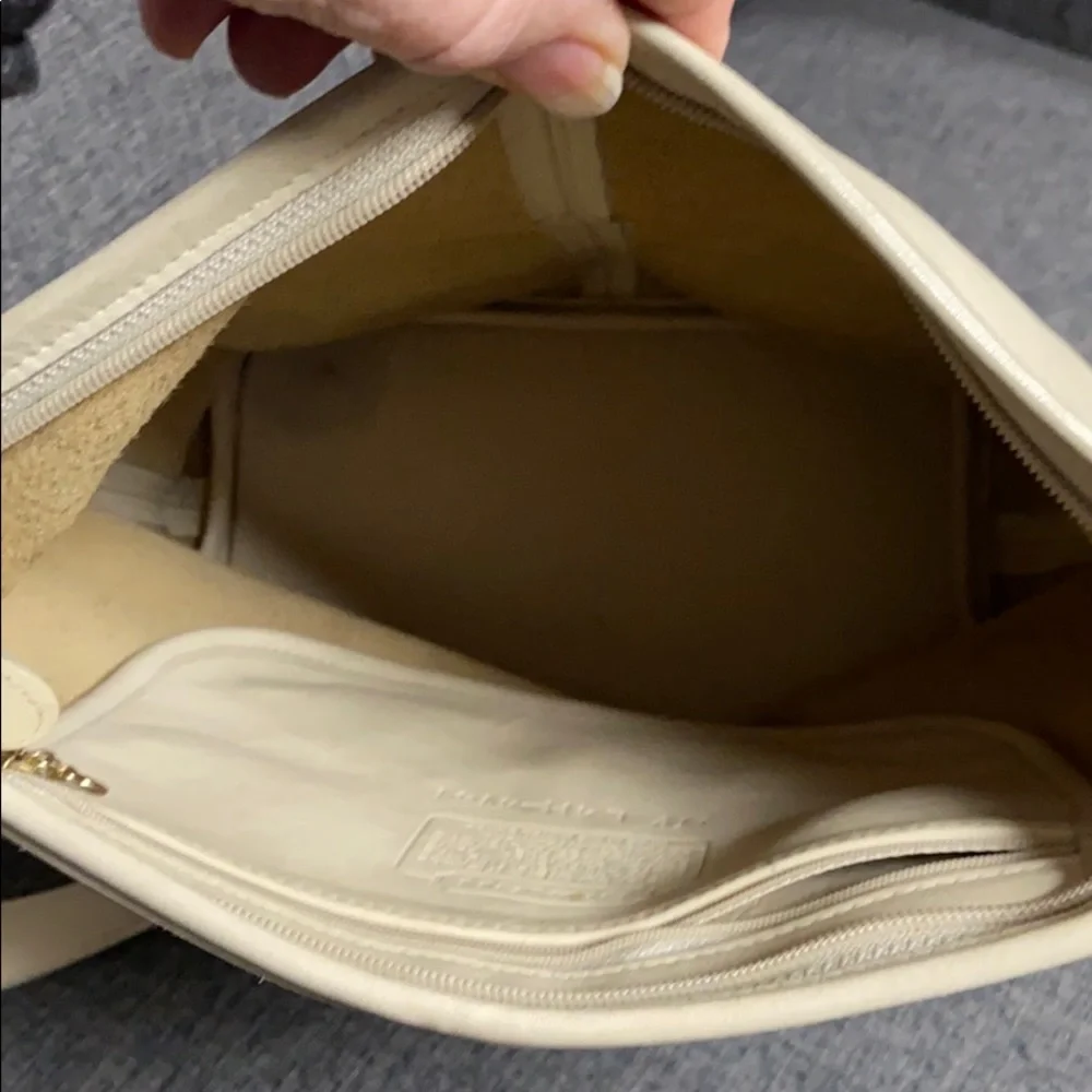 Vintage Coach leather cross body bag, cream - Picture 7 of 15